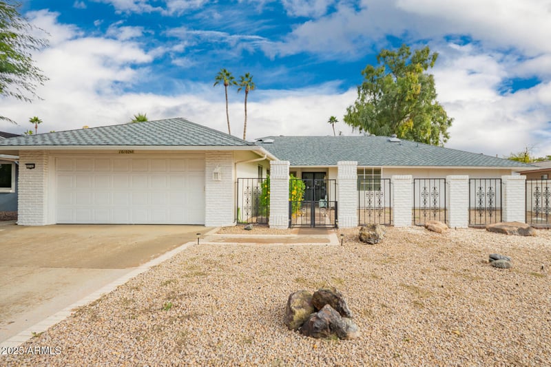 10102 Concho Cir, Sun City, AZ 85373