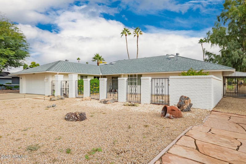 10102 Concho Cir, Sun City, AZ 85373