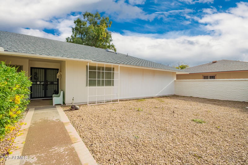 10102 Concho Cir, Sun City, AZ 85373