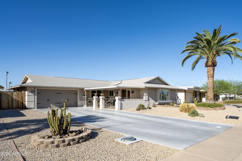 10102 W Burns Dr, Sun City, AZ 85351