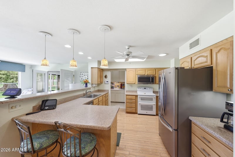 10102 Highwood Ln, Sun City, AZ 85373