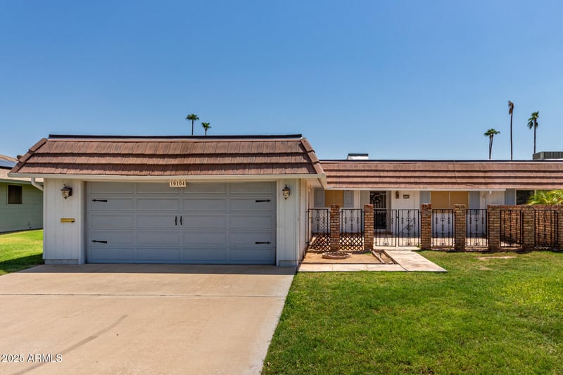 10104 Kingswood Cir, Sun City, AZ 85351
