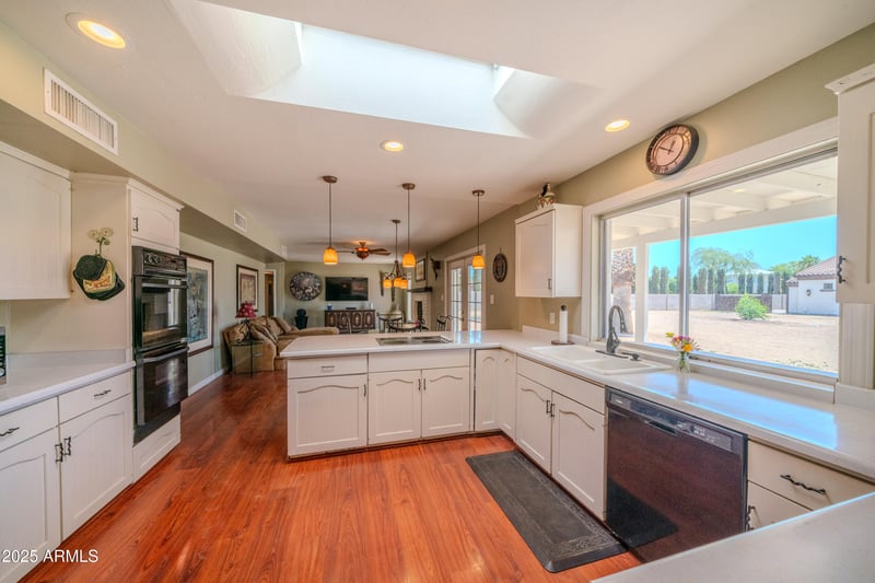 10105 Cactus Rd, Scottsdale, AZ 85260