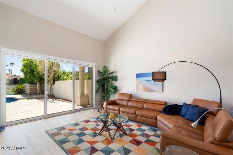 10105 E Bayview Dr, Scottsdale, AZ 85258