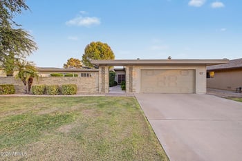 10105 W Manzanita Dr, Sun City, AZ 85373