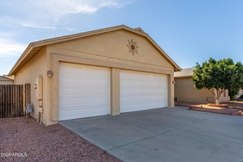 10109 Denton Ln, Glendale, AZ 85307