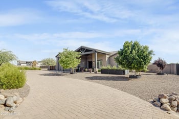 1011 Carlise Rd, Phoenix, AZ 85086