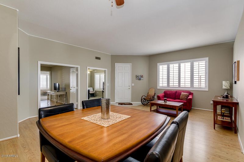 1011 E Irma Ln, Phoenix, AZ 85024