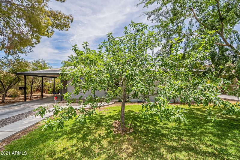 1011 E Keim Dr, Phoenix, AZ 85014