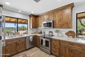 1011 E Maddock Rd, Phoenix, AZ 85086