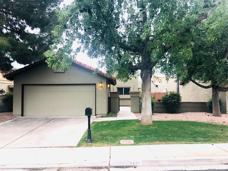 1011 S Rose Cir, Mesa, AZ 85204