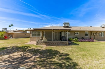 10110 Royal Oak Rd, Sun City, AZ 85351