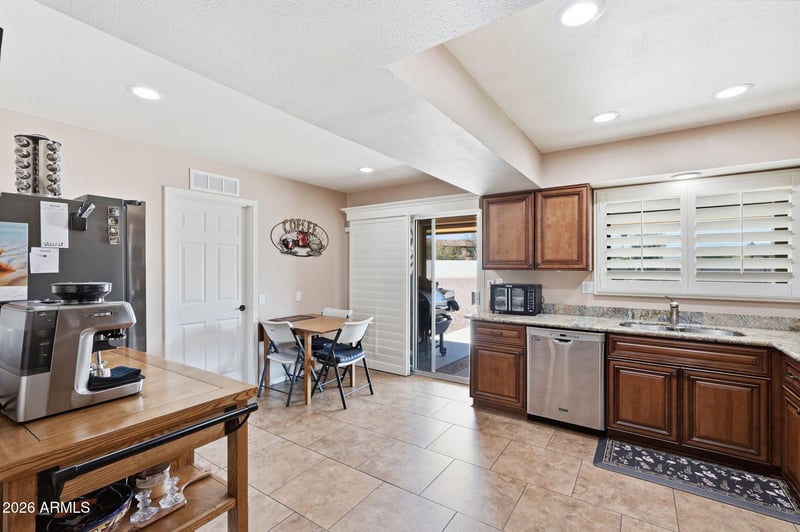 10110 W Pine Springs Dr, Sun City, AZ 85373