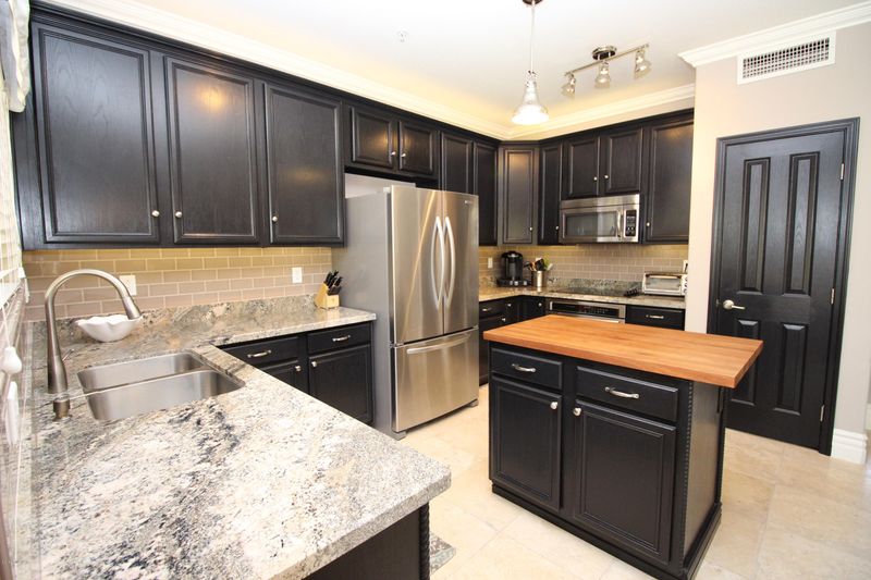 10113 E Meadow Hill Dr, Scottsdale, AZ 85260