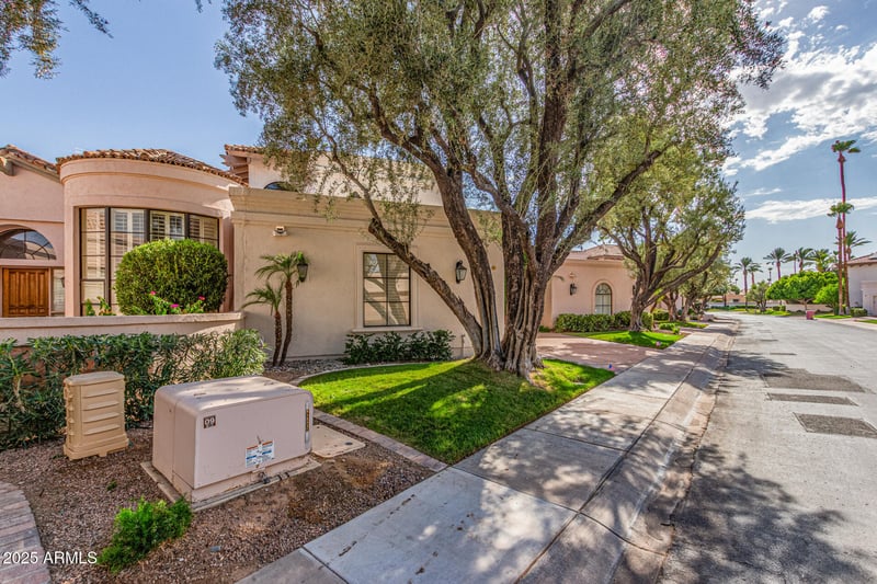 10113 Topaz Dr, Scottsdale, AZ 85258