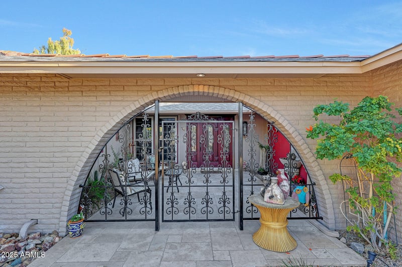 10113 Willowcreek Cir, Sun City, AZ 85373