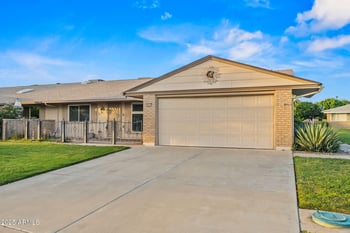 10114 Royal Oak Rd, Sun City, AZ 85351