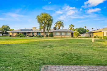 10114 Royal Oak Rd, Sun City, AZ 85351