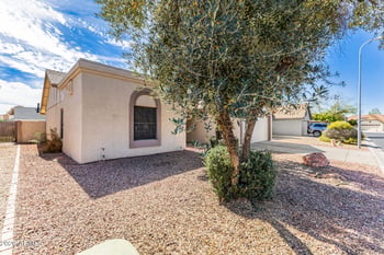 10115 W Medlock Dr, Glendale, AZ 85307