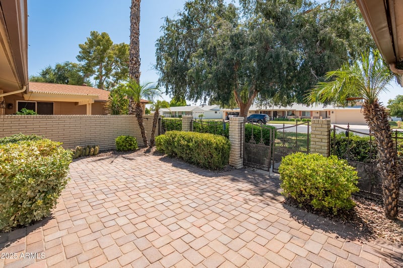 10116 Bolivar Dr, Sun City, AZ 85351