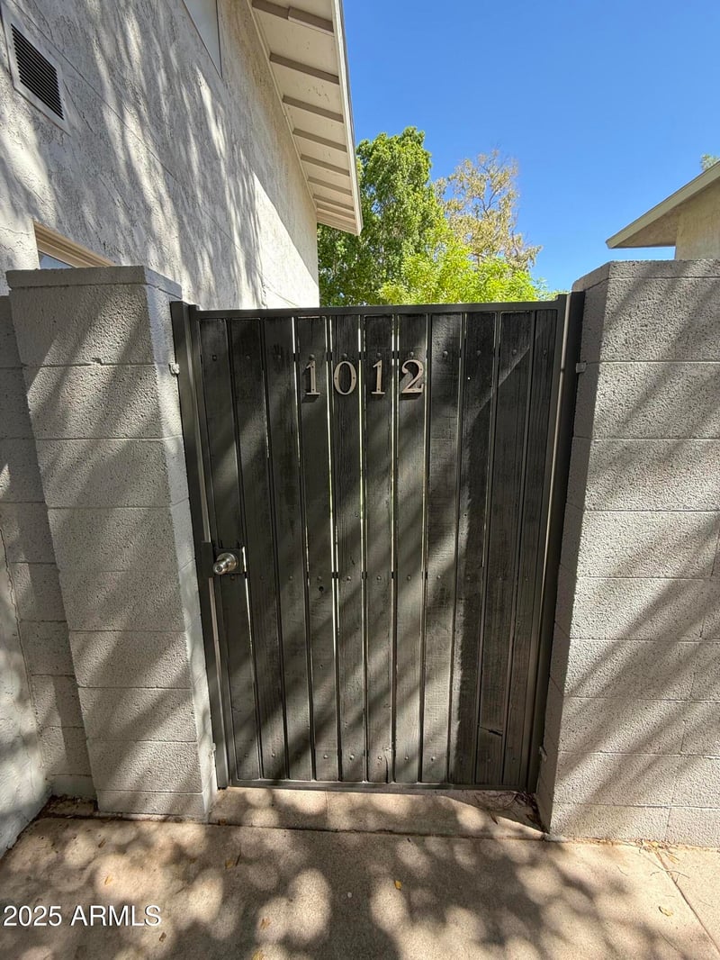 1012 85th Pl, Scottsdale, AZ 85257
