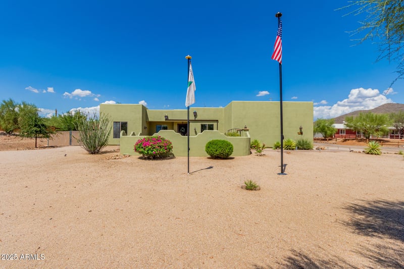 1012 Desert Hills Dr, Phoenix, AZ 85086