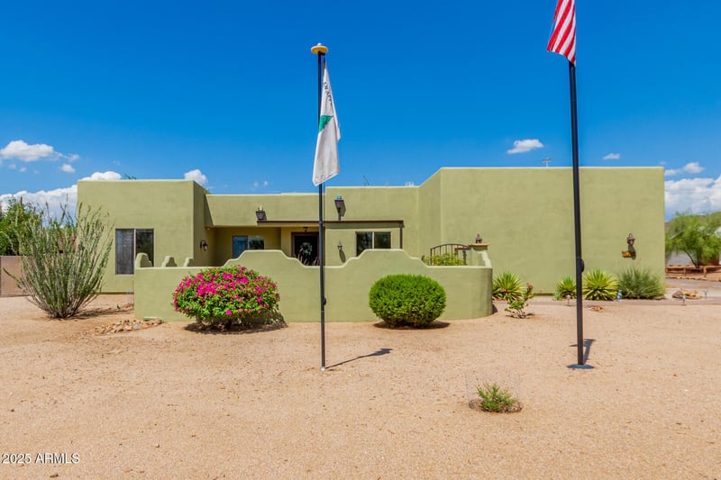 1012 Desert Hills Dr, Phoenix, AZ 85086