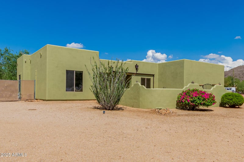 1012 Desert Hills Dr, Phoenix, AZ 85086
