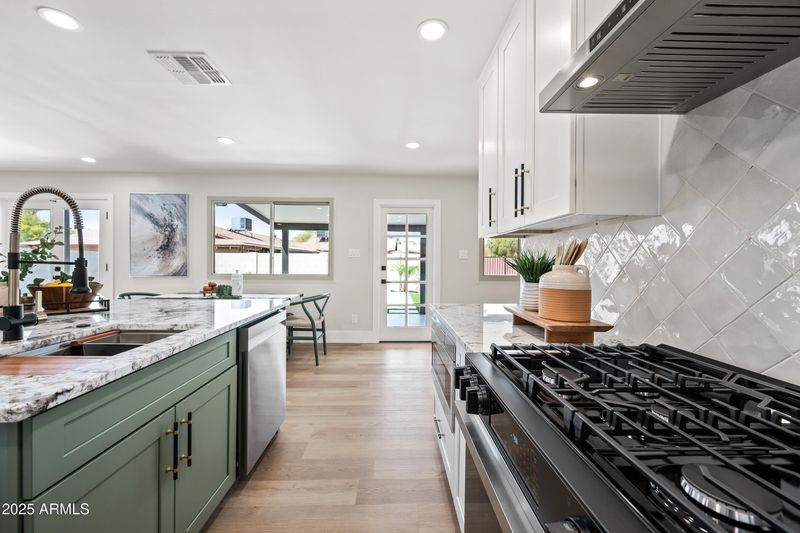 1012 E Magdalena Dr, Tempe, AZ 85283
