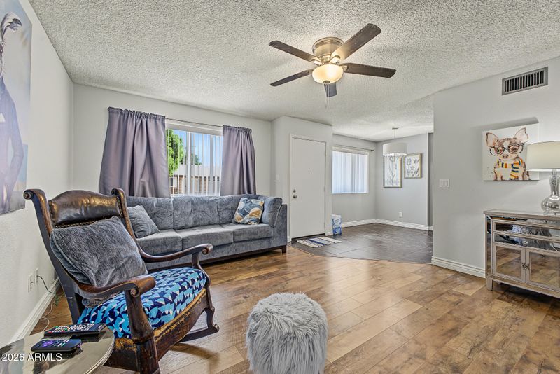 10120 N 96th Dr #B, Peoria, AZ 85345