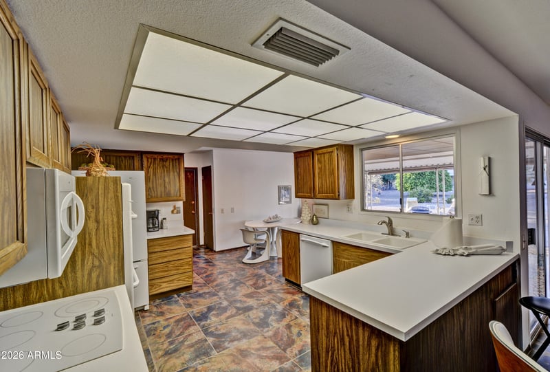 10122 Willowcreek Cir, Sun City, AZ 85373