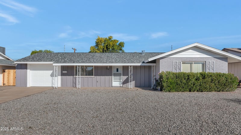 10126 Desert Hills Dr, Sun City, AZ 85351