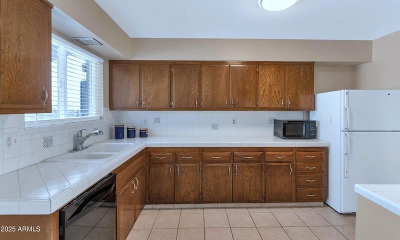 10126 Desert Hills Dr, Sun City, AZ 85351