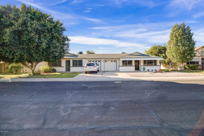10128 N 95th Dr #B, Peoria, AZ 85345