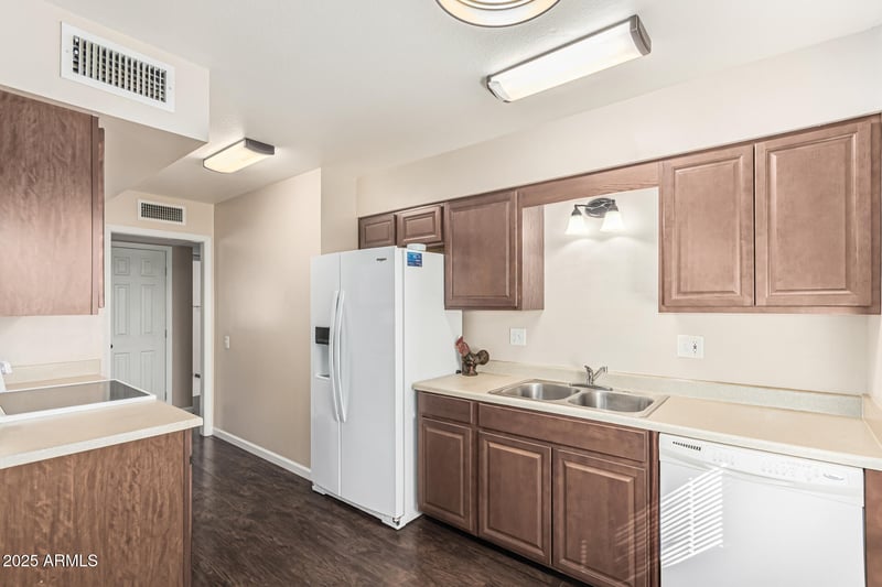 10129 Pine Springs Dr, Sun City, AZ 85373
