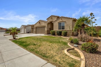 1013 Brangus Way, San Tan Valley, AZ 85143