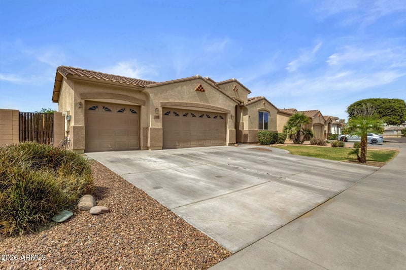 1013 Brangus Way, San Tan Valley, AZ 85143