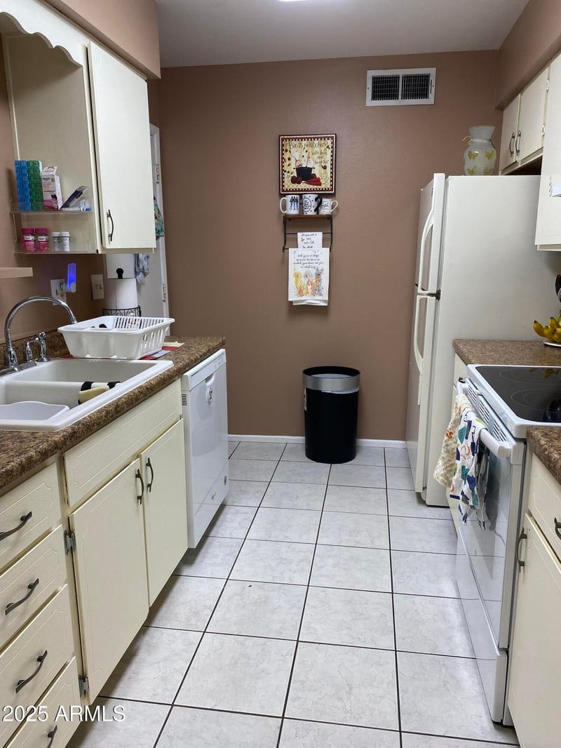10134 97th Ave #B, Peoria, AZ 85345