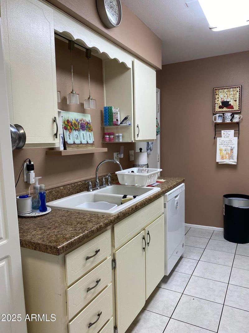 10134 97th Ave #B, Peoria, AZ 85345