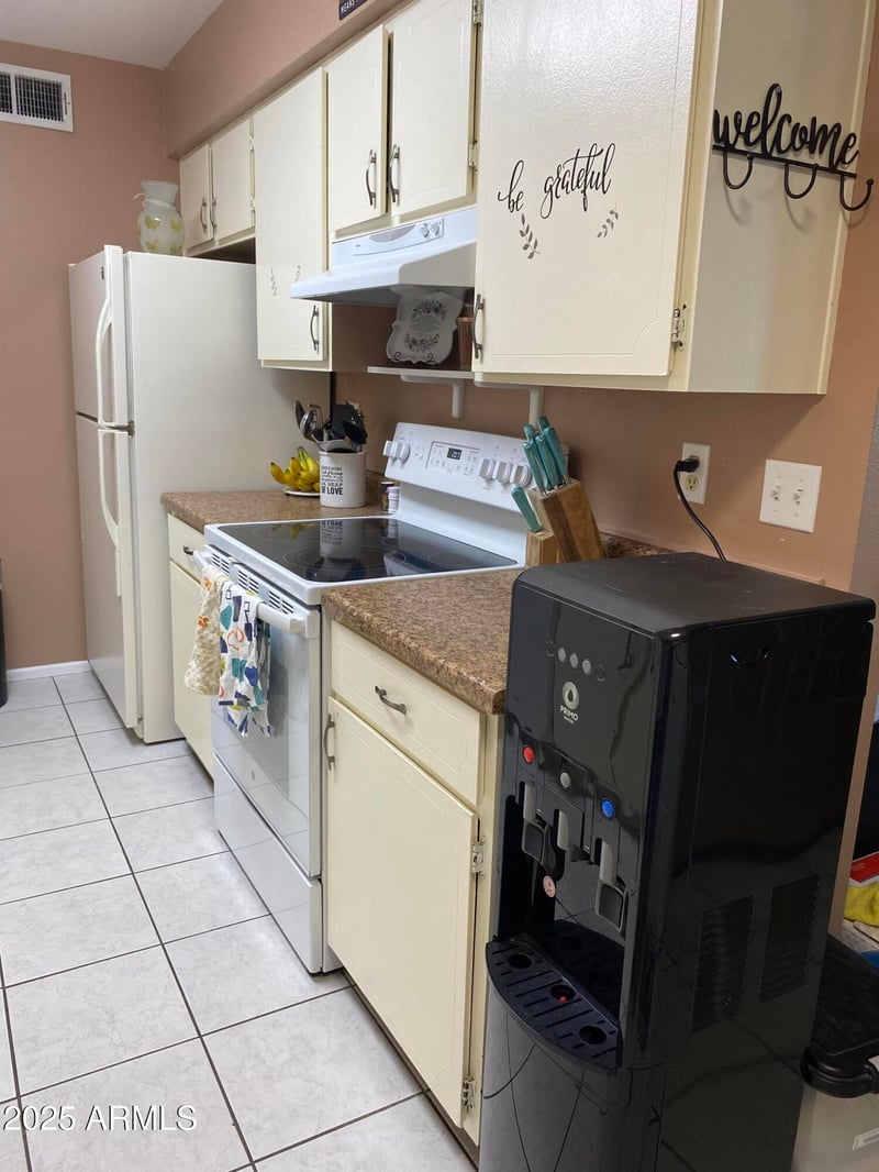 10134 97th Ave #B, Peoria, AZ 85345