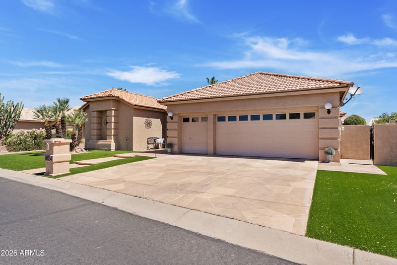 10134 Lambert Dr, Sun Lakes, AZ 85248