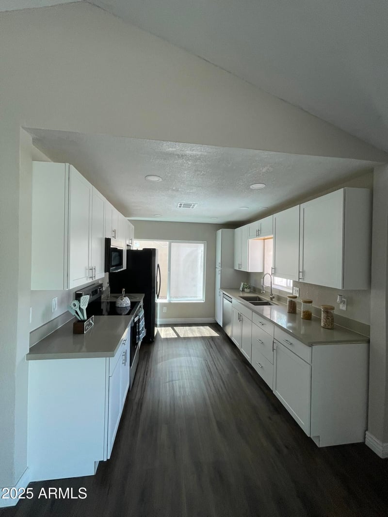 10134 Orange Dr, Glendale, AZ 85307