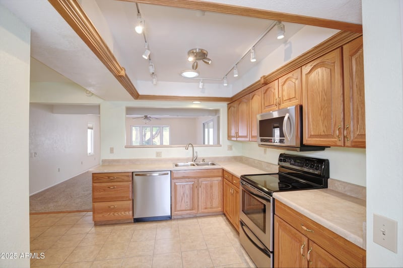 10134 Pine Springs Dr, Sun City, AZ 85373