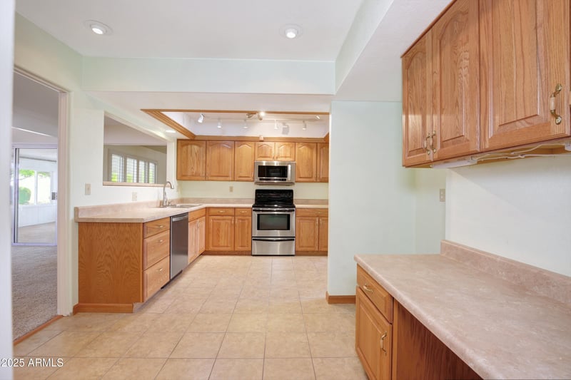 10134 Pine Springs Dr, Sun City, AZ 85373