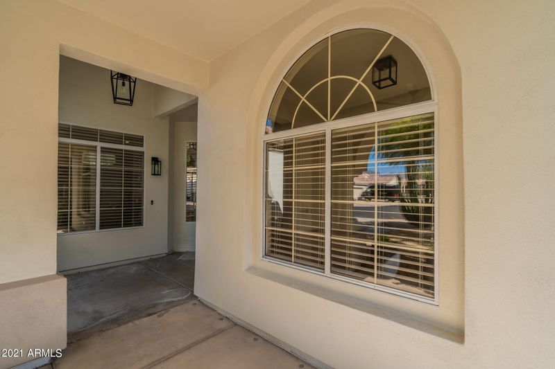 10137 E Meadow Hill Dr, Scottsdale, AZ 85260