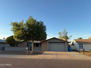 10138 Highland Ave, Phoenix, AZ 85037