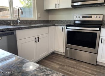 1014 Bendix Dr, Tempe, AZ 85283