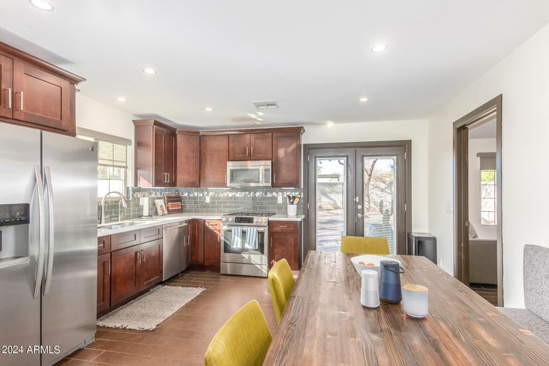 1014 E Mitchell Dr, Phoenix, AZ 85014