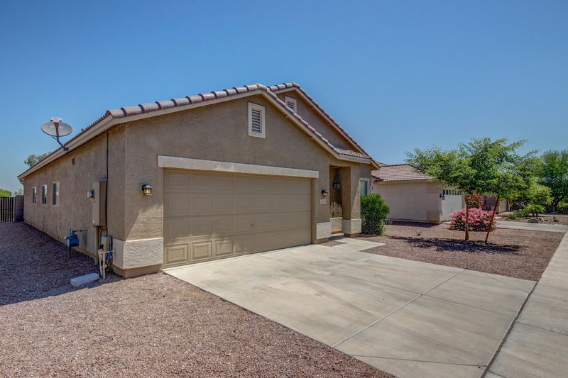 1014 E Pedro Rd, Phoenix, AZ 85042