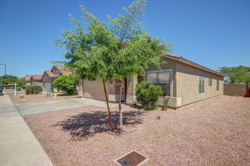 1014 E Pedro Rd, Phoenix, AZ 85042